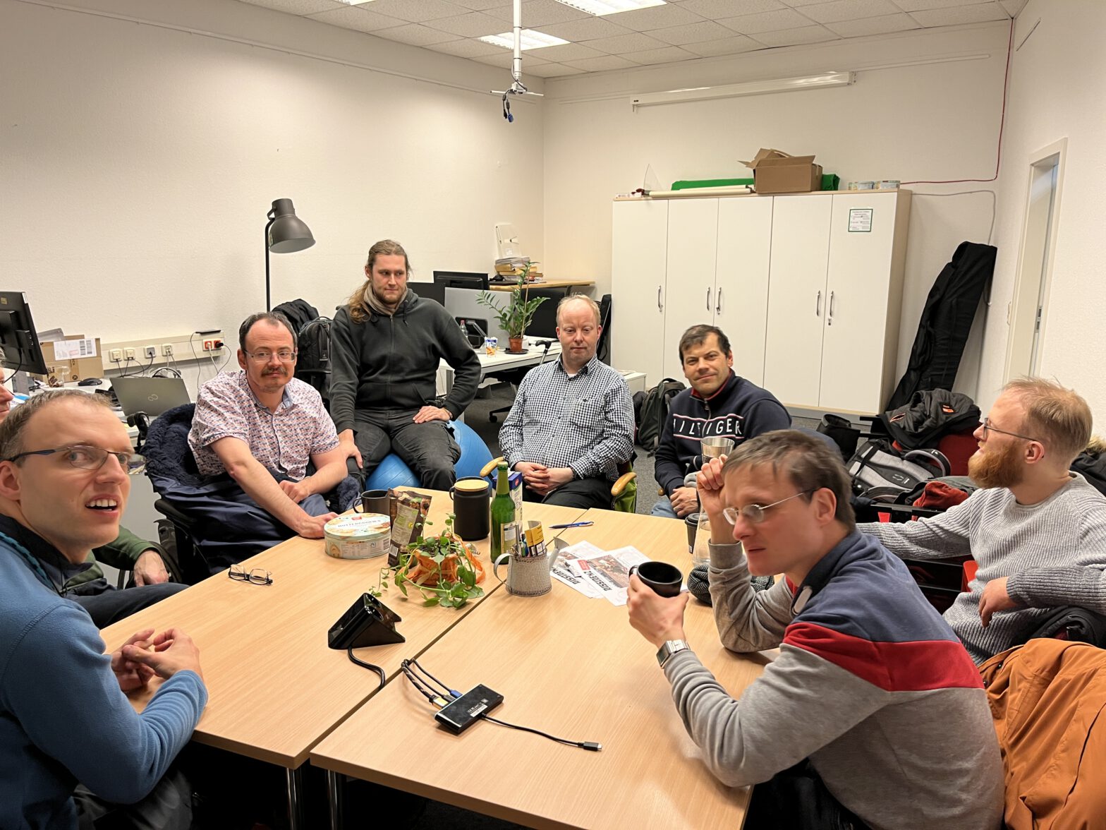 Die Experten in eigener Sache besuchen das Podcast Studio der Dissidenten Fraktion im Rathaus Dresden.